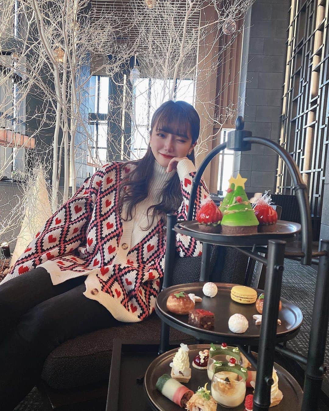 RIKAのインスタグラム：「大好きなサンタさんの季節🃏💋😉💫🎄」
