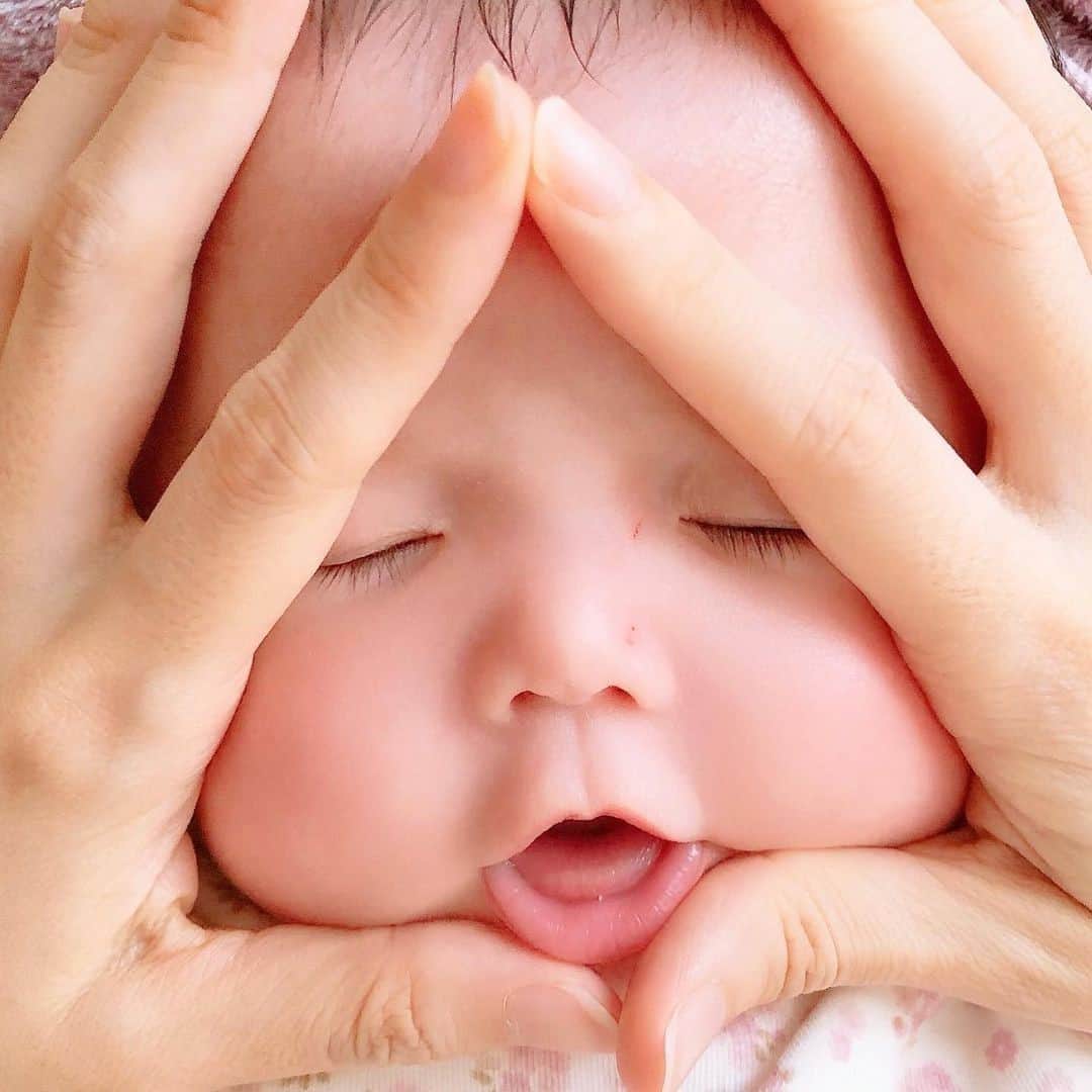 ままのてさんのインスタグラム写真 ままのてinstagram おにぎり ままのて かわいい 赤ちゃんおにぎりですね ぷくぷくほっぺもかわいいです 癒されます 生後2ヶ月 赤ちゃんおにぎり Kinopi 08