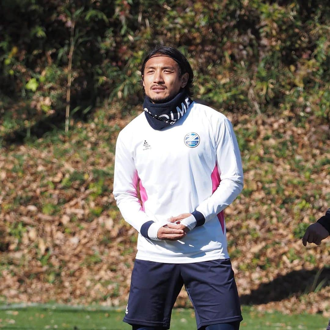 FC町田ゼルビアさんのインスタグラム写真 - (FC町田ゼルビアInstagram)「本日のトレーニングフォト(10枚)👟⚽️ スワイプしてね→📸 . 🗓11月28日(土) 1️⃣ #晴山岬 2️⃣ #下坂晃城 3️⃣ #福井光輝 4️⃣ #吉尾海夏 5️⃣ #深津康太 6️⃣ #酒井隆介 #ステファン 7️⃣ #髙江麗央 8️⃣ #李漢宰  9️⃣ #中島裕希 🔟 #小田逸稀   #FC町田ゼルビア #zelvia #Jリーグ #サッカー #スポーツ #soccer #football #jleague #町田 #svolme #上の原グラウンド #トレーニング #イケメン」11月28日 21時03分 - fcmachidazelvia