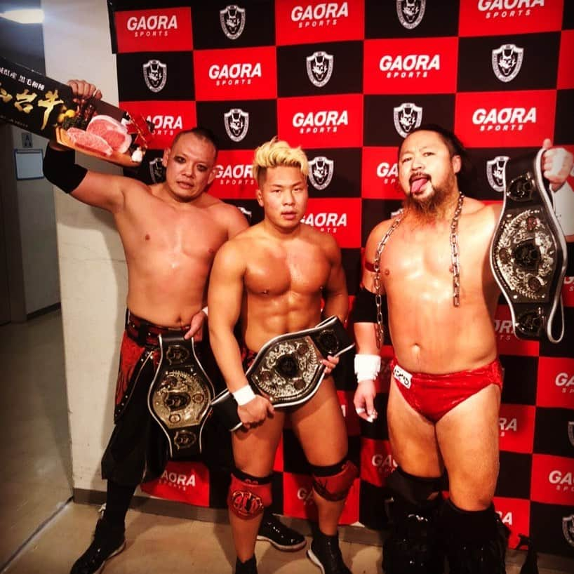 吉田隆司さんのインスタグラム写真 - (吉田隆司Instagram)「Defend the title successfully ‼︎ 仙台牛食って更にデカくなるで🐄 シャラップ！ #dragongate #prowrestling #winter #champion #bulkup #gain #diet #beef #defend #bodybuilding #goldgym #fitness #anytimefitness #wwe #ドラゴンゲート #プロレス #チャンピオン #フィジーク #ボディービル #仙台 #仙台牛 #勝利」11月28日 20時59分 - yoshidatakashidg