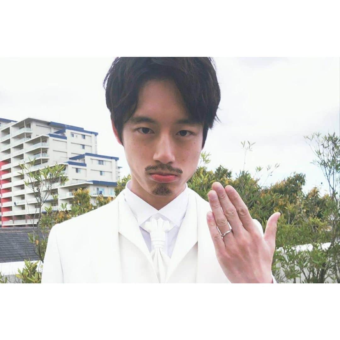 坂口健太郎のインスタグラム：「本日22時から、8話です、よろしくお願いしまんもす😇  #三十五歳の少女」