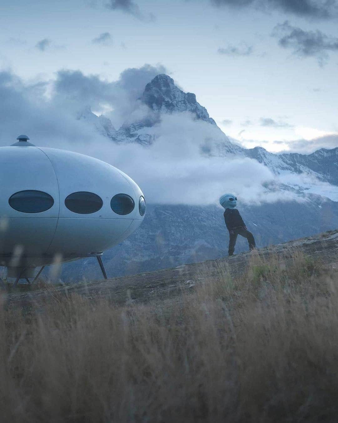Discover Earthさんのインスタグラム写真 - (Discover EarthInstagram)「In 1968, Matti Suuronen conceived the Futuro House as a "portable" ski chalet. I think we can all agree that it looks like an Alien ship! 👽  "That's actually an amazing and unusual mountain hotel high in Dombai mountains. This is one of the few Futuro houses, or Futuro Pods. It is a round, prefabricated house designed by Finnish architect Matti Suuronen, of which fewer than 100 were built during the late 1960s and early 1970s. In the video you can have an excursion inside the house, of course accompanied by an awesome Hans Zimmer"  🇷🇺 #discoverDombai with @danielkordan  . . . . .  #moscow ​#пите  #vscorussia ​#sp ​#saintpetersbur  #лето ​#санктпетербур  #photorussia ​#сп ​#ms  #instarussia  #фото  #siberia  #russian  #природа  #alien  #aliens  #ufo  #scifi  #xenomorph  #space  #psychedelic  #neca  #extraterrestrial  #outerspace」11月28日 21時00分 - discoverearth