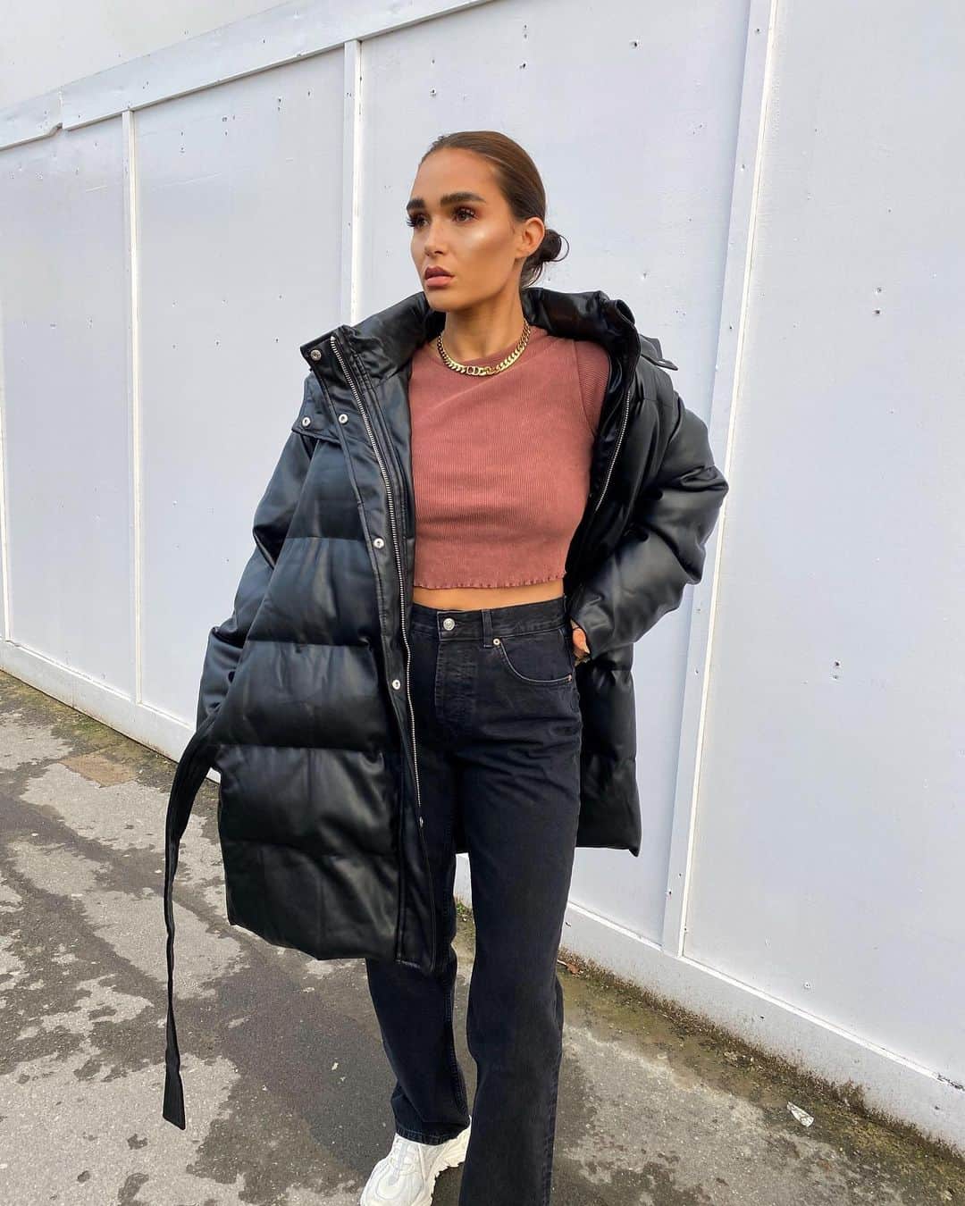 ASOSさんのインスタグラム写真 - (ASOSInstagram)「@lissyroddyy [she/her] showing us how to flex the ASOS DESIGN puffer [1677558] with every ✍️single ✍️look  ICYMI: we went BIG this year, like really BIG. There's up to 70% OFF EVERYTHING, ALL OF IT. It's our biggest deal yet 🤑(Ts&Cs apply)」11月28日 21時02分 - asos
