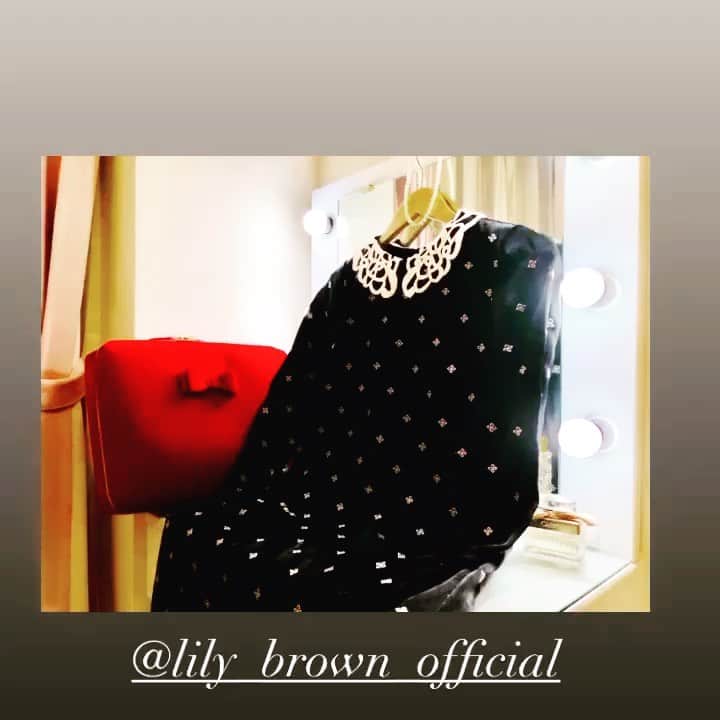 松尾友加里のインスタグラム：「❤︎Lily Brown...❤︎ new onepiece♡  襟元が可愛いワンピース👗 _ _ _ _ _ _ _ _ _ @lily_brown_official   #happy #day #new #onepiece #lilybrown  #instagood #instagram」
