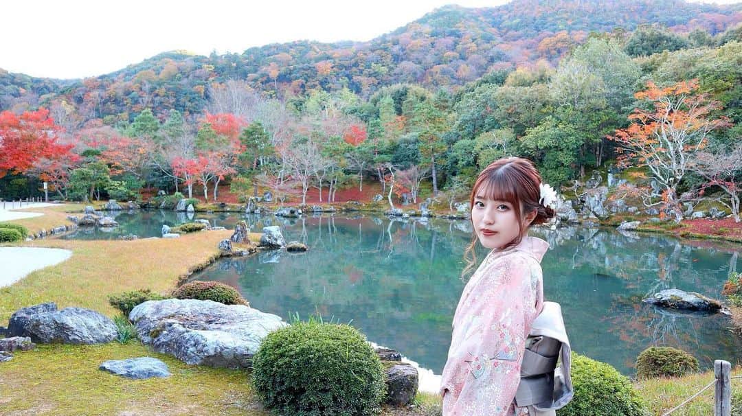 郷杏樹さんのインスタグラム写真 - (郷杏樹Instagram)「. 背景、色なかったから彩度上げて綺麗にしたのを2枚目にしたのでよかったら2枚目も見てね☺︎ . . . #京都 #kyoto #着物」11月28日 21時15分 - mini_size0