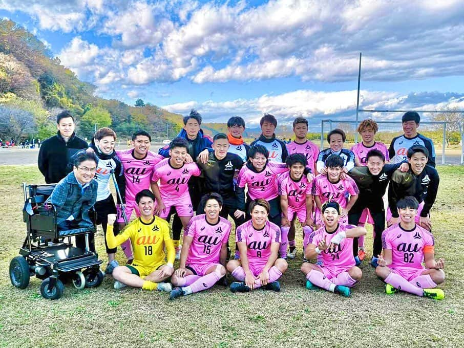 乙武洋匡さんのインスタグラム写真 - (乙武洋匡Instagram)「【昇格決定⚽️】私がGMを務める #EdoAllUnited が、本日の昇格決定戦で2-0の勝利を収め、東京都社会人リーグ３部への昇格が決定しました！！  選手たちは苦しい環境のなか、本当によく頑張ってくれました。今後とも応援よろしくお願いします！！  6枚目の笑顔を見てほしい！！」11月28日 21時20分 - ototake_official