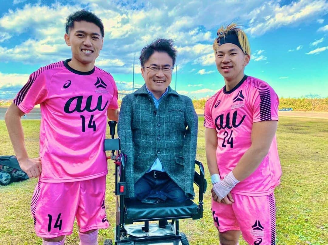 乙武洋匡さんのインスタグラム写真 - (乙武洋匡Instagram)「【昇格決定⚽️】私がGMを務める #EdoAllUnited が、本日の昇格決定戦で2-0の勝利を収め、東京都社会人リーグ３部への昇格が決定しました！！  選手たちは苦しい環境のなか、本当によく頑張ってくれました。今後とも応援よろしくお願いします！！  6枚目の笑顔を見てほしい！！」11月28日 21時20分 - ototake_official