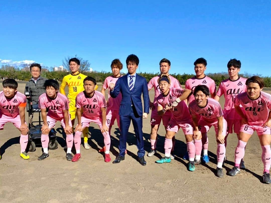 乙武洋匡さんのインスタグラム写真 - (乙武洋匡Instagram)「【昇格決定⚽️】私がGMを務める #EdoAllUnited が、本日の昇格決定戦で2-0の勝利を収め、東京都社会人リーグ３部への昇格が決定しました！！  選手たちは苦しい環境のなか、本当によく頑張ってくれました。今後とも応援よろしくお願いします！！  6枚目の笑顔を見てほしい！！」11月28日 21時20分 - ototake_official