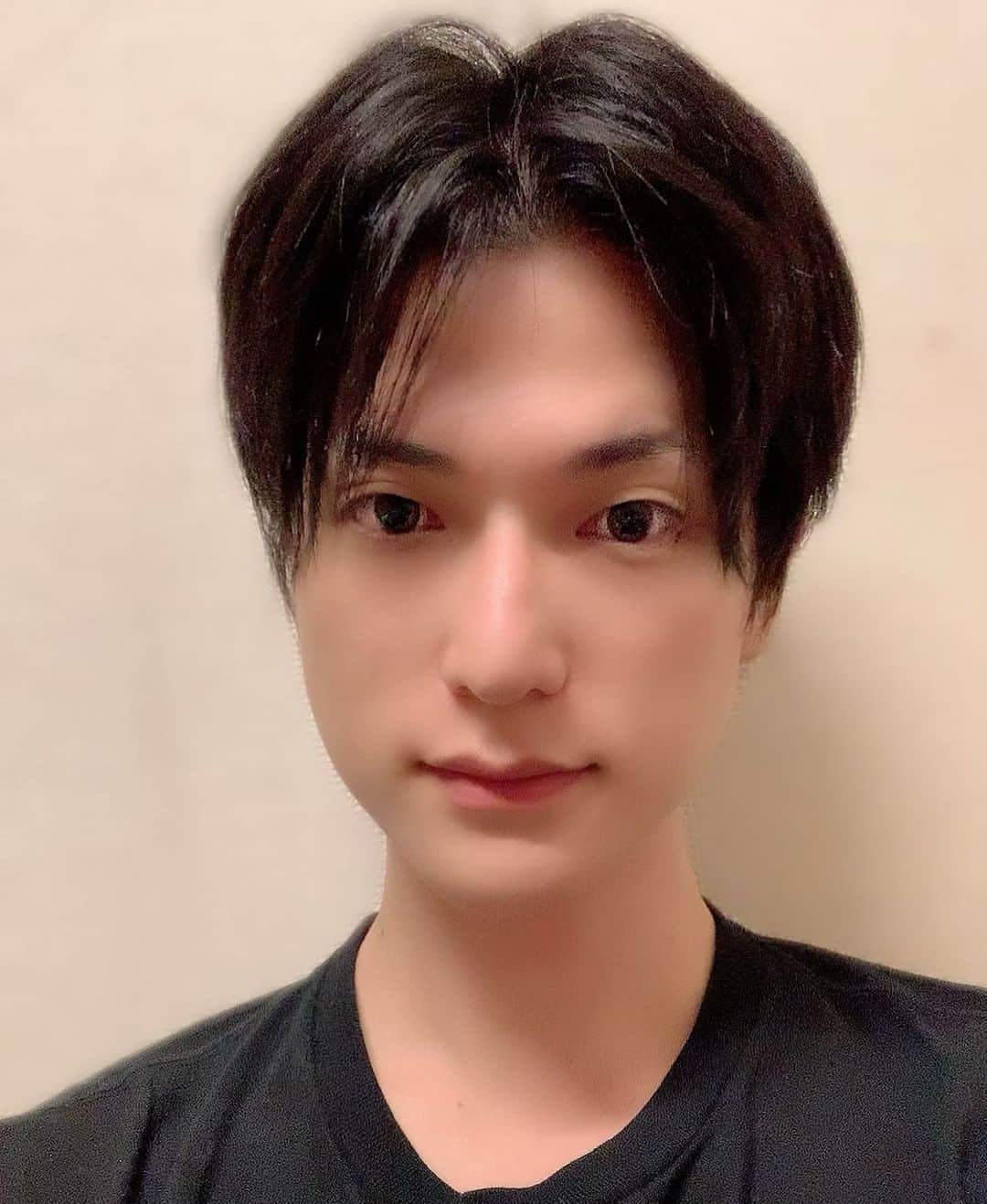 霜月紫のインスタグラム：「髪切ったマン」