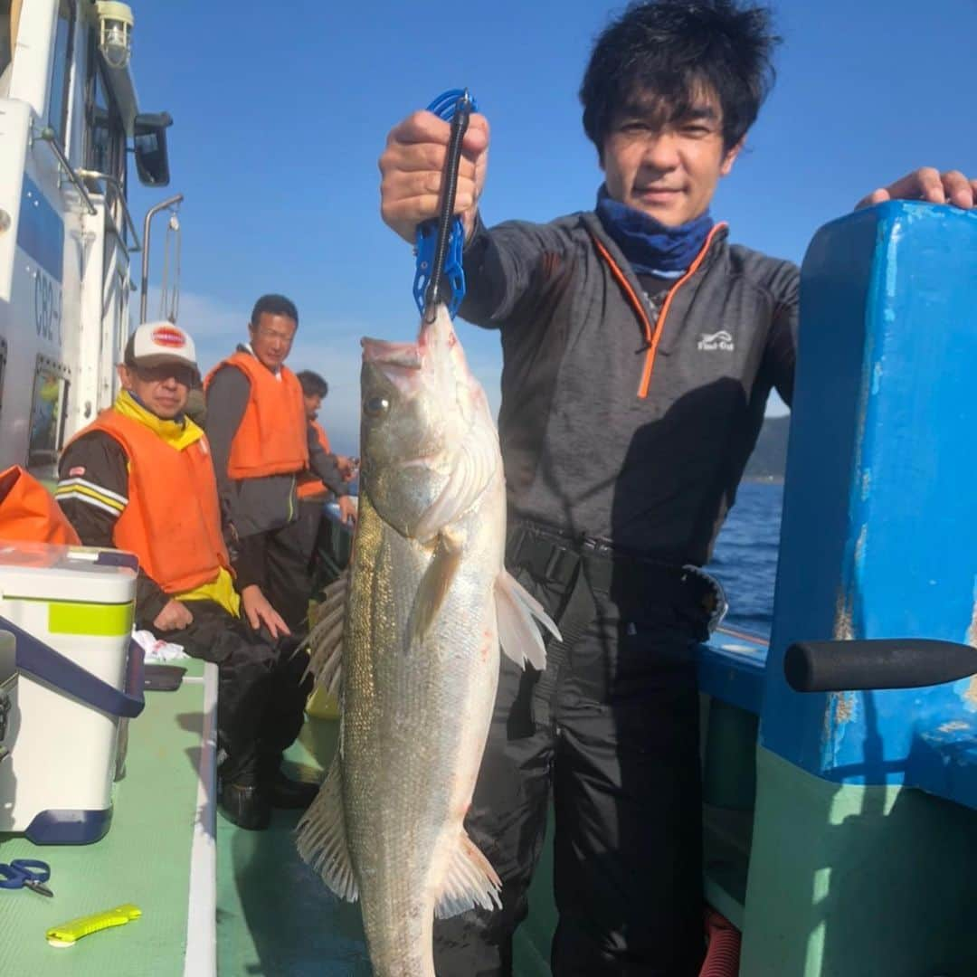 原田哲也さんのインスタグラム写真 - (原田哲也Instagram)「仕事仲間と釣り行って来ました。仕事も遊びも一緒に楽しめる最高のメンバーです。楽しかった〜😀 因みに釣果は七目達成！ カンパチ、スズキ、ウマズラハギ、ソウダガツオ、イナダ、アジ、イサキ！ たぶん来週も行きます！ ＃釣り#千葉#村井丸」11月28日 21時29分 - tetsuya_harada31