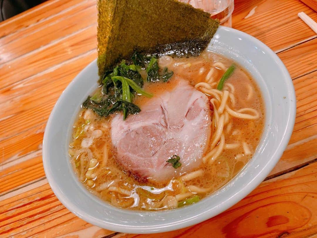 七海さんのインスタグラム写真 - (七海Instagram)「三茶で食べたラーメン。 ・ ・  ・ ・ #ラーメン #拉麺 #lamen #麺活 #三軒茶屋 #三茶」11月28日 21時36分 - nanami_bwmg