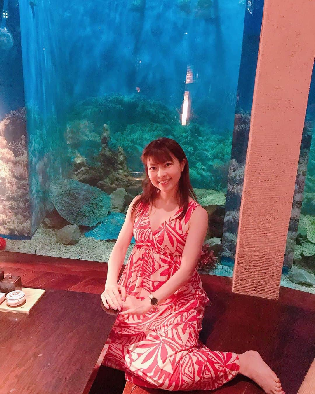 DJ MIYAさんのインスタグラム写真 - (DJ MIYAInstagram)「こんばんわ😃今月の、沖縄すごいよかった💗❤️💓  『ルネッサンスリゾートオキナワ（ルネッサンス沖縄）』の部屋「デラックスツインルーム」❤️ 　  全室オーシャンビューが人気、イルカや🐬動物さんたちに会える大型ホテルー！❤️ ルネッサンスホテルは、香港とL.A（Hollywood）は宿泊したことあるけど、日本では初めて♪  デラックスルームのカテゴリーは、ホテルの8階～10階の高階層❤️にあって眺めがすごーい💗  2020年6月に客室を含め全館リニューアル！めっちゃお部屋とかも綺麗でrelaxできました❤️  眺めも綺麗な海🏖🏖を見れて、うっとりしましたー(o^^o)  アメニティ:「L’OCCITANE  ロクシタン」（デラックス以上のお部屋のみ）  おすすめーっ。  沖縄県国頭郡恩納村山田3425-2  #ルネッサンスリゾートオキナワ #ルネッサンスリゾート #沖縄旅行 #沖縄 #沖縄女子旅 #タビジョ #ラグジュアリーホテル #GOTOトラベル #GOTOトラベルキャンペーン #恩納村 #マリオットホテル  #ホテル宿泊 #宿泊記 #沖縄旅行記 #旅インフルエンサー #旅インスタグラマー #旅ブロガー #インスタグラマー #インフルエンサー #沖縄ホテル  #旅好き女子 #トラベラー #旅スタグラム  #マイトリップmiya #沖縄トリップ #Okinawatravel #沖縄県 #ビーチリゾート #沖縄ホテル　#ひとり旅好き」11月28日 21時42分 - dj_miya