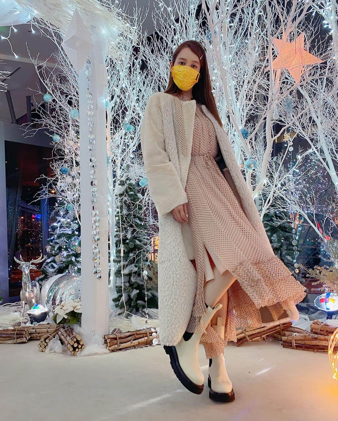 野崎萌香さんのインスタグラム写真 - (野崎萌香Instagram)「💙💙💙  mask... @takashipom   outer... @amerivintage   ONE PIECE... @allsaintsjapan   Boots... @bottegaveneta   Bag... @dior  #もえ服」11月28日 21時49分 - moeka_nozaki