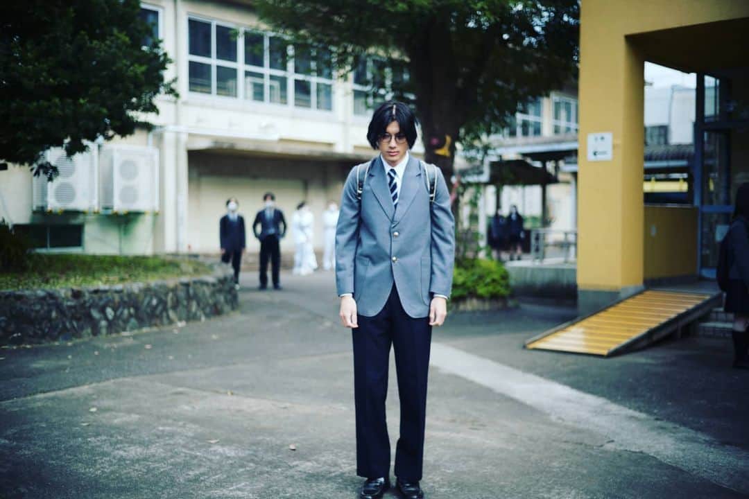 山田裕貴さんのインスタグラム写真 - (山田裕貴Instagram)「『 #先生を消す方程式 』 第５話 はい、このあと２３時から  第２章スタートですよ  #せんけす」11月28日 21時51分 - 00_yuki_y