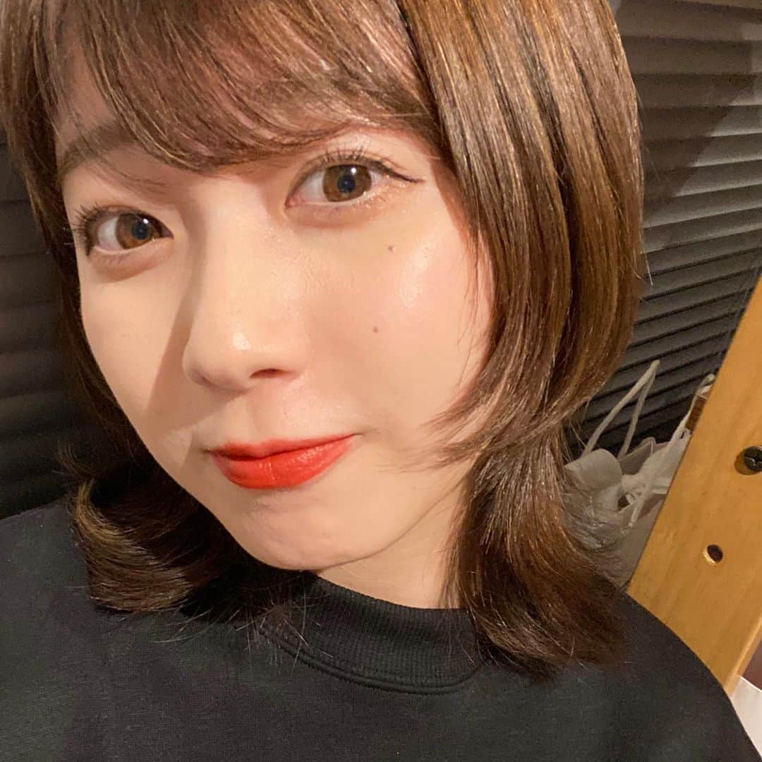 樋口花果さんのインスタグラム写真 - (樋口花果Instagram)「make up♡🍂  D-UPの #シルキーリキッドアイライナー  (ブラウンブラック) #パーフェクトエクステンションマスカラ (ブラック) でメイクしてみたよ🥨  #ウルフカット してから まつげをブラックで上げて目元も 少し大人っぽく仕上げるのにハマってます🐺🤎  奥二重だから目元を柔らかい印象にするために アイライナーはいつもしっかり引くんだけど リキッド難しい印象あった中でも 描きやすくて綺麗に引けました◎  よかったら試してみてね👀  #マスカラ #アイライナー #ディーアップ #DUP #pr」11月28日 21時51分 - higuchi_hanaka