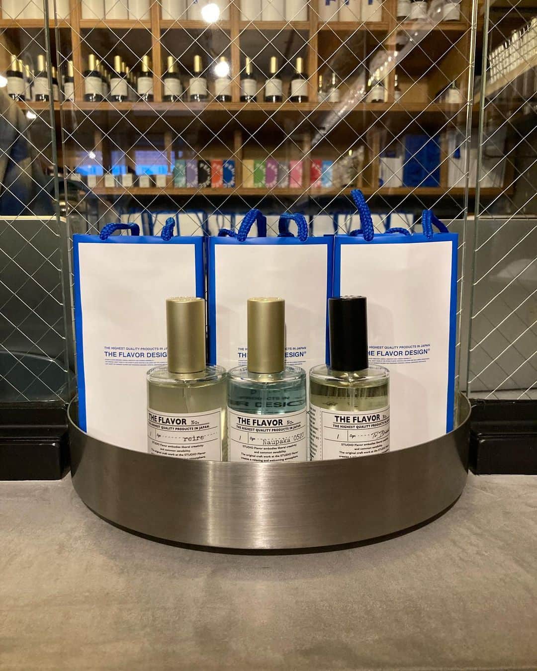 野田あず沙さんのインスタグラム写真 - (野田あず沙Instagram)「The flavor design🧪﻿ ﻿ ﻿ ﻿ ﻿ 自分たちだけのオリジナル香水を作りました☺︎﻿ ﻿ 私の香水の名前は…reire🐾﻿ ﻿ ﻿ ﻿ ﻿ ﻿ #theflavordesign #perfume #labo #osaka﻿ #ザフレイバーデザイン #香水 #オリジナル香水 #大阪 #大阪旅行 #関西 #関西旅行 #女子旅 #旅行」11月28日 22時11分 - azuazu0429