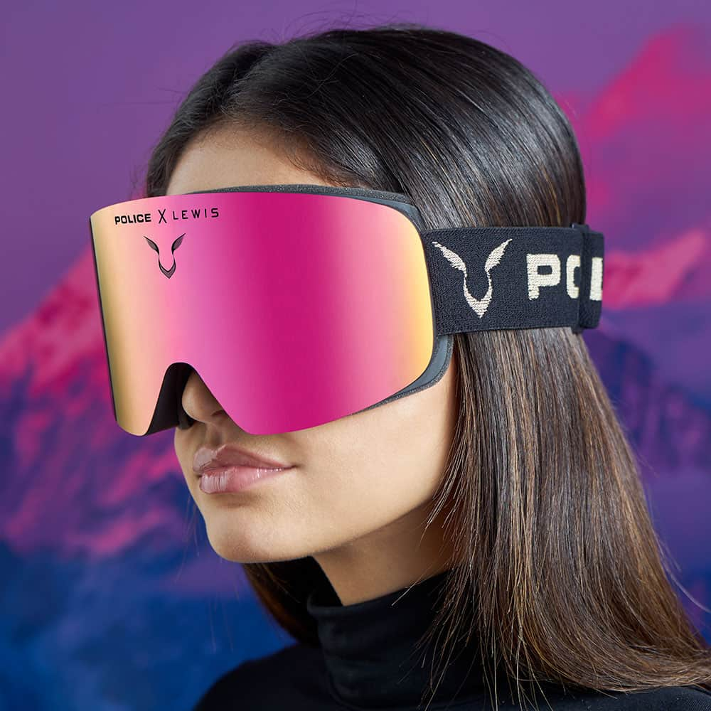 ポリスのインスタグラム：「Not just a ski goggle, but the ultimate piece of accessory for your winter challenges.⁣ #policelifestyle #PolicexLewis #skigoggles #SPLC55M」