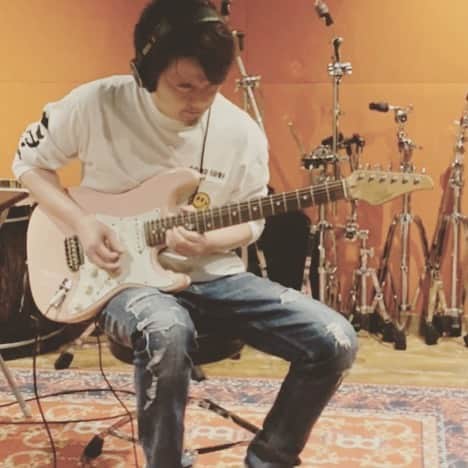 のインスタグラム：「ギターを弾きます🎸 Playing the guitar 🎸   #guitar  #music  #dtm  #prs  #paulreedsmith  #Suhr #composer  #player  #awesome  #good  #nice  #love  #smile  #lickwars #talentedmusicans」