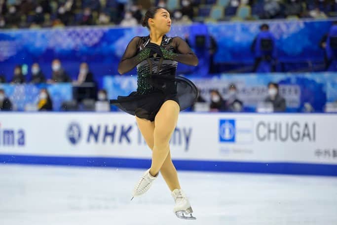 ISUグランプリシリーズさんのインスタグラム写真 - (ISUグランプリシリーズInstagram)「Kaori Sakamoto's Matrix magic swept aside the competition as she claimed her first ISU Grand Prix win thanks to a dazzling Free Skating performance at the NHK Trophy 🤩   🥇 Kaori Sakamoto 🇯🇵 🥈 Wakaba Higuchi 🇯🇵 🥉 Rino Matsuike 🇯🇵  Full round-up 👉🔗 isu.org   #FigureSkating #GPFigure」11月28日 22時39分 - isufigureskating_x