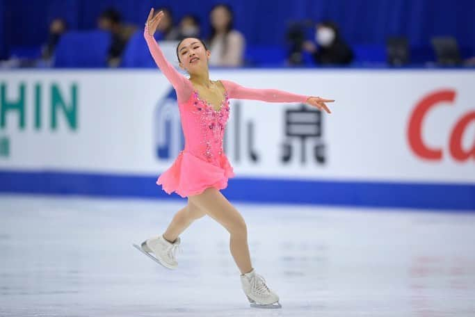 ISUグランプリシリーズさんのインスタグラム写真 - (ISUグランプリシリーズInstagram)「Kaori Sakamoto's Matrix magic swept aside the competition as she claimed her first ISU Grand Prix win thanks to a dazzling Free Skating performance at the NHK Trophy 🤩   🥇 Kaori Sakamoto 🇯🇵 🥈 Wakaba Higuchi 🇯🇵 🥉 Rino Matsuike 🇯🇵  Full round-up 👉🔗 isu.org   #FigureSkating #GPFigure」11月28日 22時39分 - isufigureskating_x