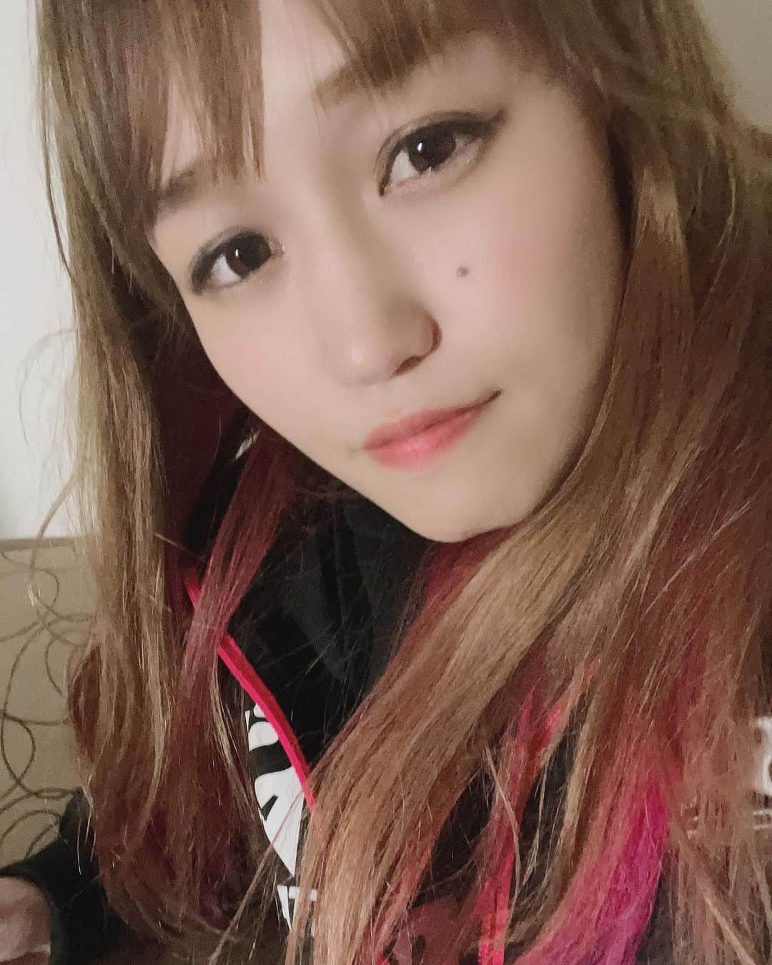 のインスタグラム：「マガンダンガビ💤  また明日ー✨  #goodnight #おやすみなさい」