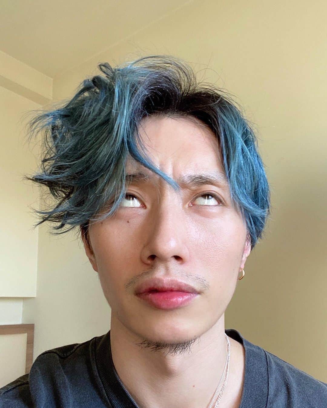 DJ FUMIのインスタグラム：「昼寝後。どうしてこうなった」