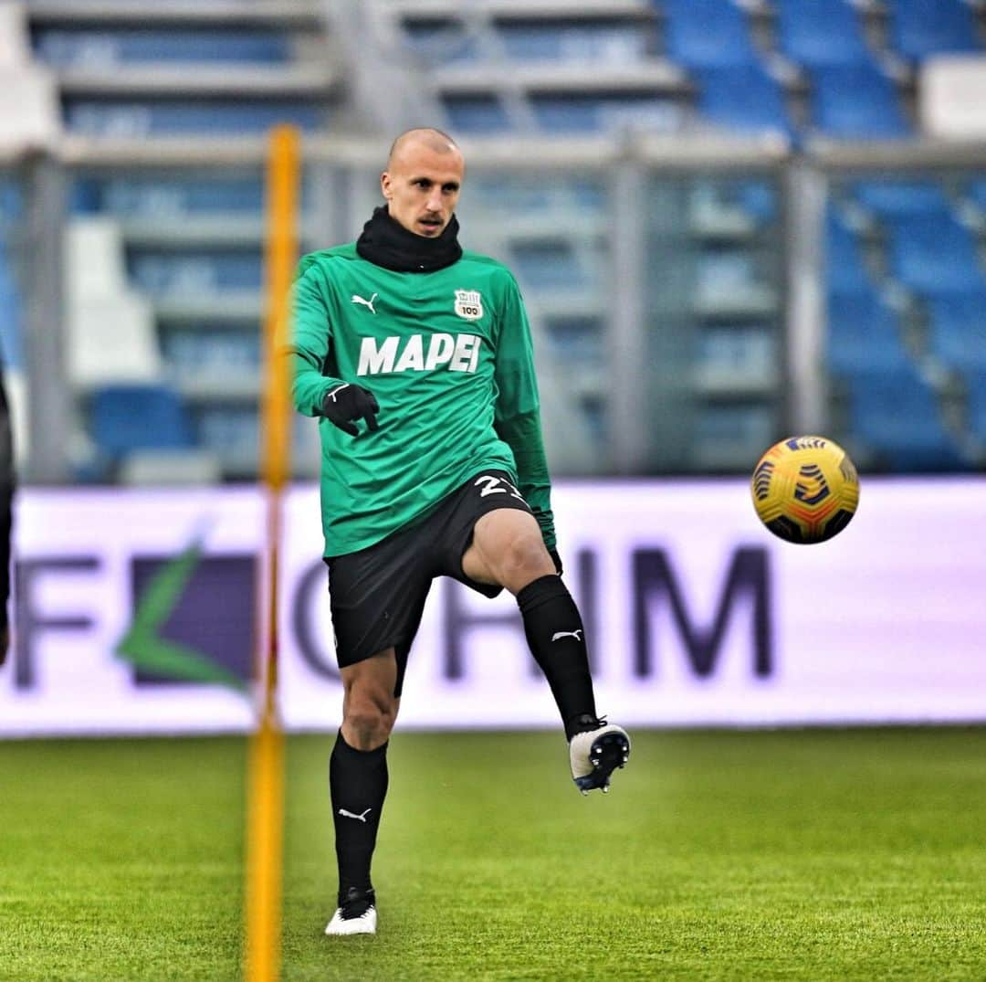 USサッスオーロ・カルチョさんのインスタグラム写真 - (USサッスオーロ・カルチョInstagram)「MATCH DAY 💪 ⚽️ #SassuoloInter 🏆 #SerieATIM ⏰ Ore 15 🏟️ #MapeiStadium Segui le nostre stories per gli aggiornamenti sul match 💪🖤💚 #ForzaSasol」11月28日 22時49分 - sassuolocalcio