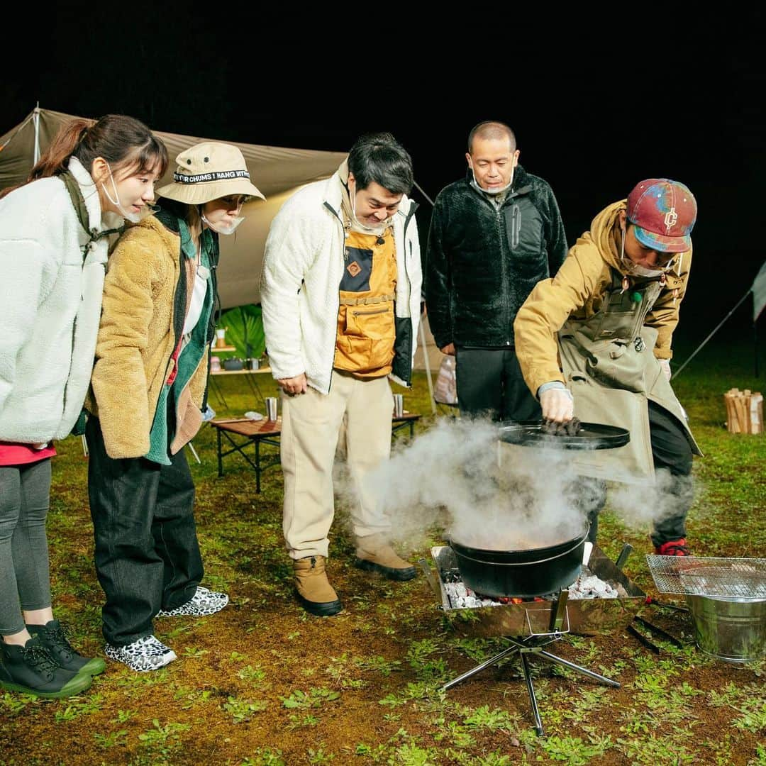 たけだバーベキューさんのインスタグラム写真 - (たけだバーベキューInstagram)「明日放送のタカトシキャンプ旅に出ます！ AKB48の #峯岸みなみ さんと #柏木由紀 さんも！ ナイスバーベ連発ですので、ぜひ見てください！ フジテレビ系列で、11月29日 ごご4時5分放送 . #タカトシキャンプ旅 #たけだバーベキュー #タカトシランド  #タカアンドトシ  #北海道絶景キャンプ旅 #キャンプ #アウトドア #北海道 #羊蹄山」11月28日 22時44分 - takeda_bbq