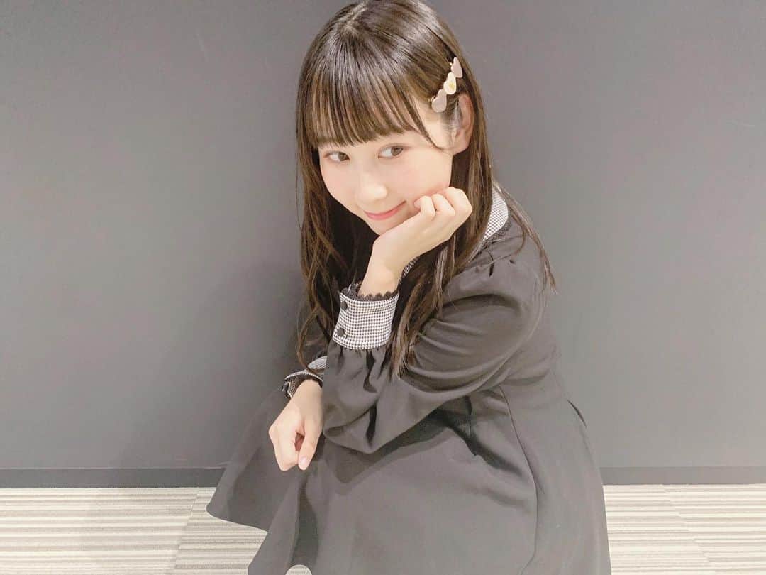 井上瑠夏のインスタグラム：「❤︎♡❤︎♡﻿ ﻿ ﻿ 初めてのオンラインお話し会﻿ ありがとうございました☁️﻿ ﻿ ﻿ テレビ電話してるみたいで、﻿ ドキドキしました😳😚﻿  明日もたのしみ〜🐻 ﻿ ﻿ ﻿ #AKB48 #オンラインお話し会 #私服 #ootd #anmille #ワンピース  #ske48 #井上瑠夏 #followｍe #idol」