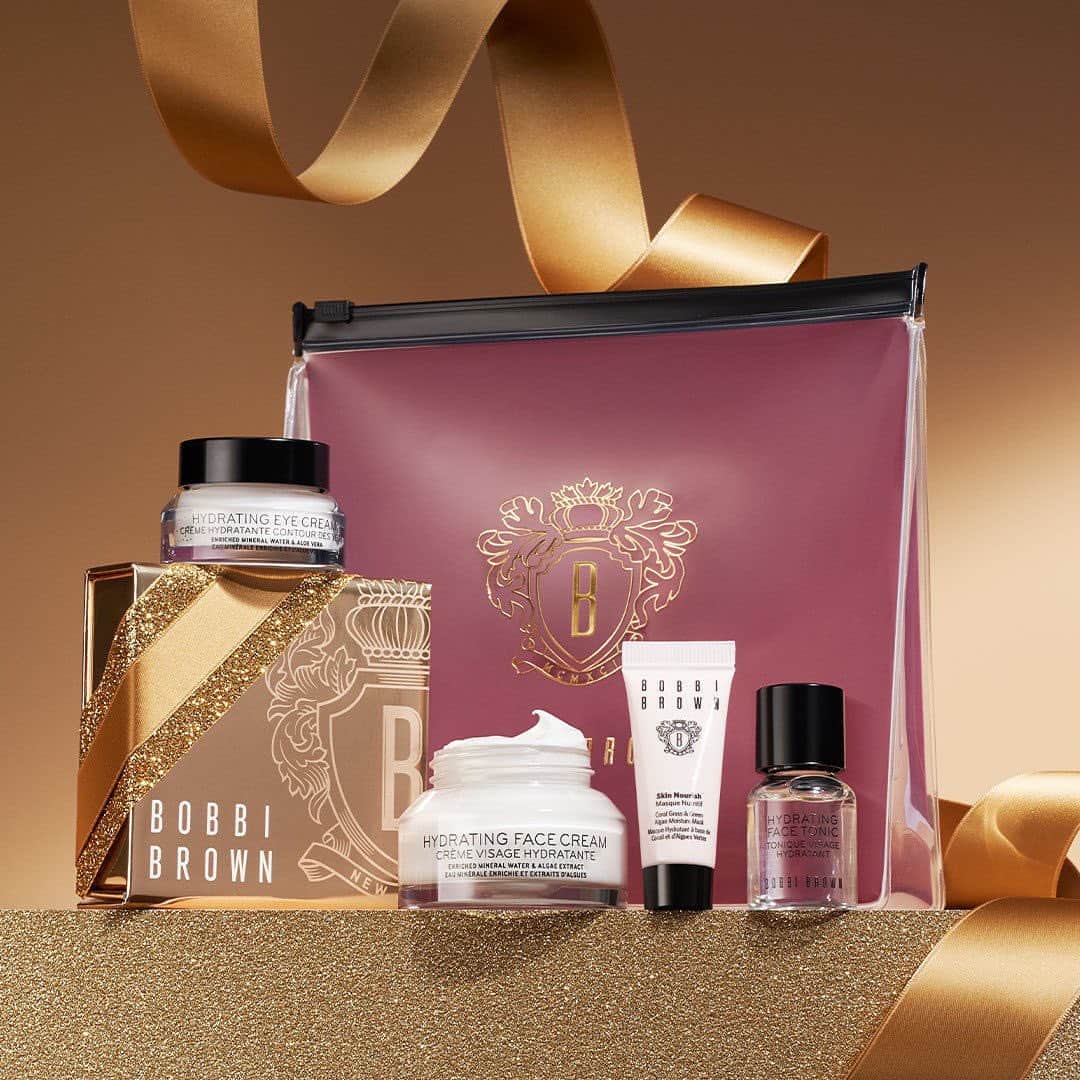 のインスタグラム：「Our second Black Friday exclusive set has landed! Get our Winter Skin Saviors Set at $89 ($118 value) which stars hydrating and nourishing skincare to restore radiance this holiday season.  Don’t forget, enjoy 30% off sitewide. This exclusive offer is available for U.S. Shoppers only. Check your local market for details.  #bobbibrown #blackfriday #beauty」