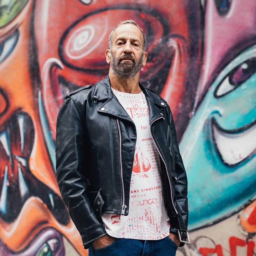 HYPEBEASTさんのインスタグラム写真 - (HYPEBEASTInstagram)「@hypebeaststye: Legendary New York artist, @kennyscharf has been enlisted by @dior to enliven Dior's Pre-Fall 2021 Menswear Collection. Scharf’s cartoonish illustrations brought him into the spotlight around the same time as contemporaries like Keith Haring, Jean-Michel Basquiat and RAMMELLZEE, as ’80s street art began to venture into the realm of galleries, museums and happenings. The collaboration is indicative of Jones’ taste for artists that are in vogue in contemporary art scenes but also enjoy a youthful following.⁠ Photo: Andrew White⁠」11月28日 23時20分 - hypebeast