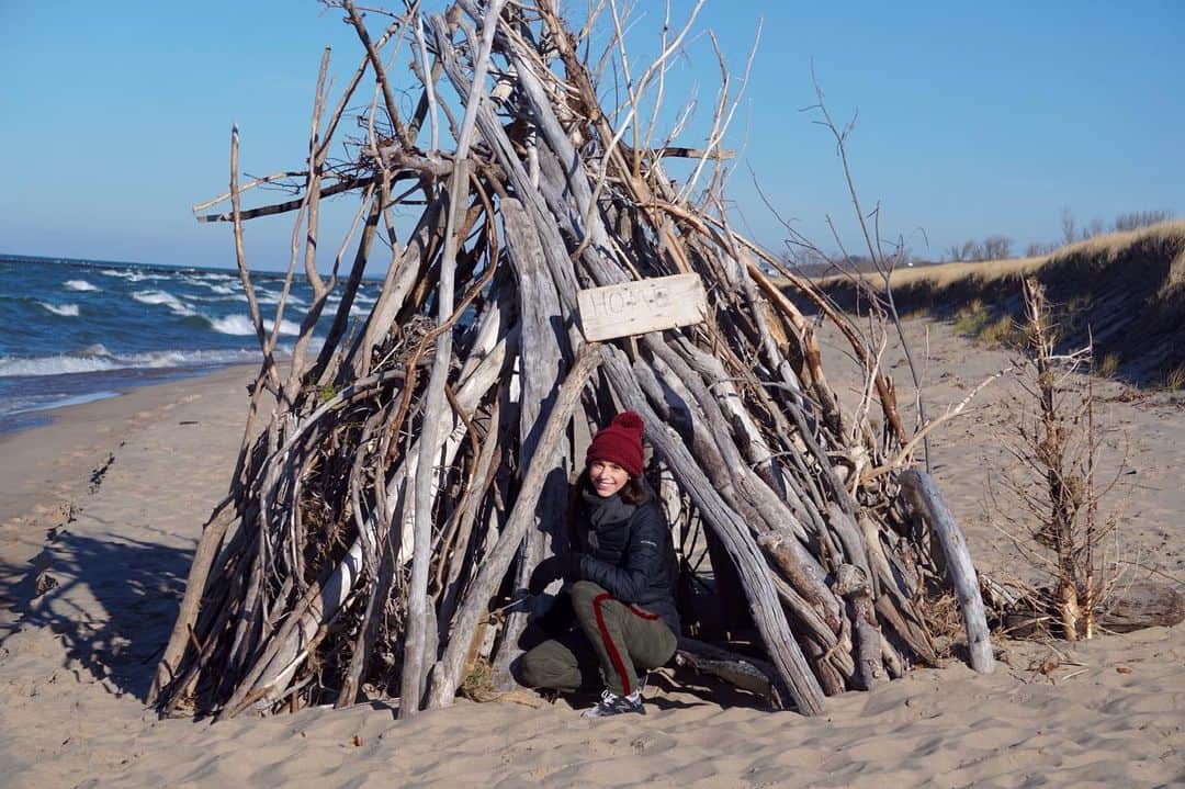 アリッサ・シズニーのインスタグラム：「Home for the holiday」