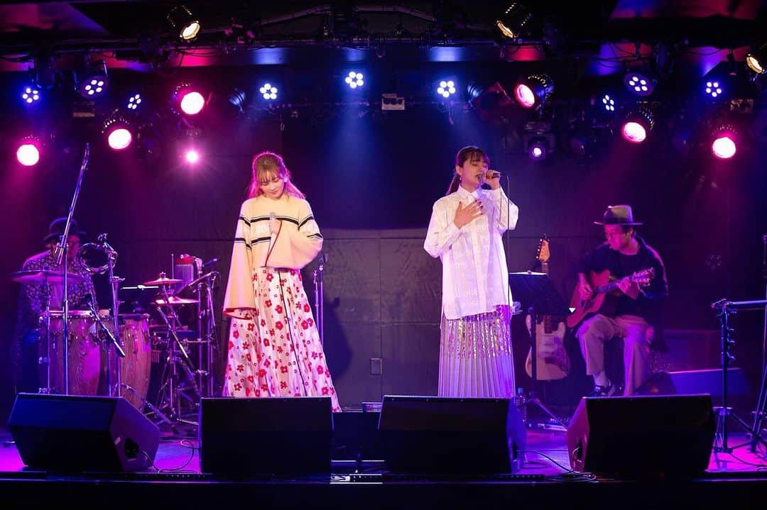 MACOのインスタグラム：「朝になったら削除します / 足立佳奈 feat. MACO ありがとう / 足立佳奈 ふたり / MACO 幸せ / MACO feat. 足立佳奈   その他セトリはLINE MUSICで展開中🎧  #MACO #足立佳奈  #EndlessLoveTour」