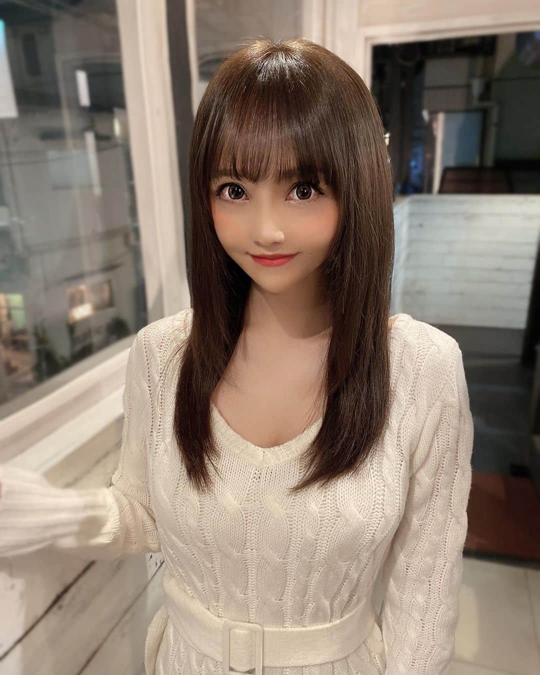 のインスタグラム：「#おはよう さぎ🐰💓美容室へ行ってきたなり💇‍♀️✨ドライヤー壊れたバッサリ切ろうかと悩んだけどセミロングにしといた🥱wトリートメントしてツヤツヤにキレイになった🤗♬  #カット#ロングヘア#セミロング#髪#美容#お手入れ#ヘア#hair#cut#treatment#サラサラ#ツルツル#ツヤツヤ#ナチュラル#美容室#代官山#heartim#lobby#instadaily#instalike#igers #selfie#instagood#pleaselike#followme#japanesegirl」