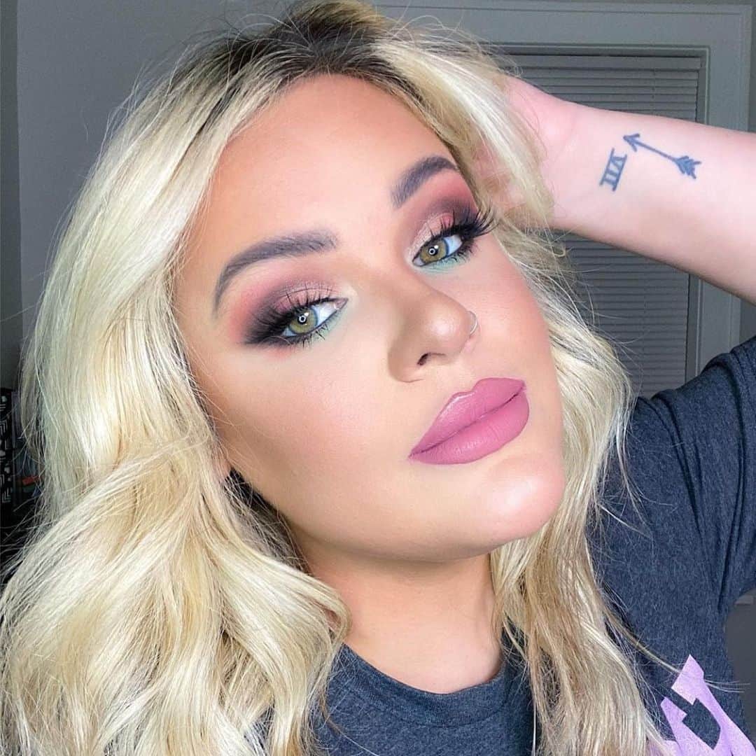 LiveGlamさんのインスタグラム写真 - (LiveGlamInstagram)「@allythingsbeauty lookin 🔥 in our “Mood” lippie 💄😍 get this shade for ONLY $5 and other glamazing products ON SALE at LiveGlam.com/Shop ✨🛍」11月29日 1時27分 - liveglam