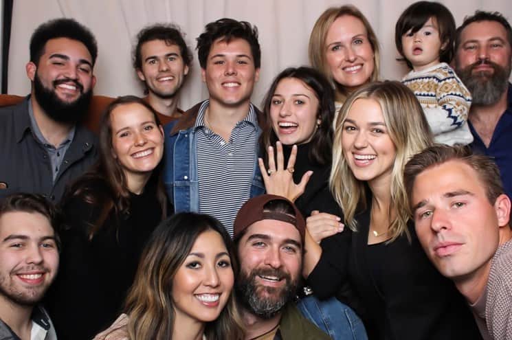 コリー・ロバートソンのインスタグラム：「Our fam is growing again 🤗@bellarobb got engaged last night to the sweetest man @jacobdmayo My baby girl 🥰😭😍all the emotions!! Jacob, we love you and are so excited to welcome you into the fam. It’s been so much fun to see your love story unfold. From coming around for tennis, to family trips, to us all growing to love you. Together, you two are a strong, kind, fun, generous, grace-filled, bright light in the world.   Also, 2021 is going to be so much fun 🤩」