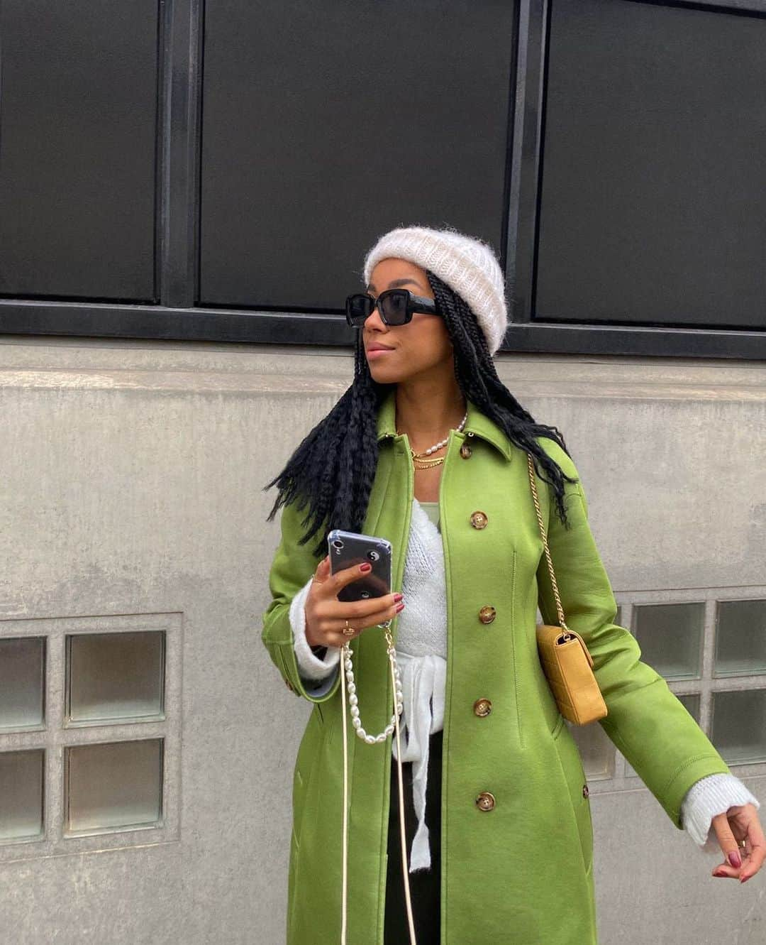 The Outnetさんのインスタグラム写真 - (The OutnetInstagram)「We are green with envy over @amaka.hamelijnck looking so chic in a @burberry lime coat. #mysecretsoutnet  Shop all your favorite Instagram looks, just visit the link in bio」11月29日 1時40分 - theoutnet