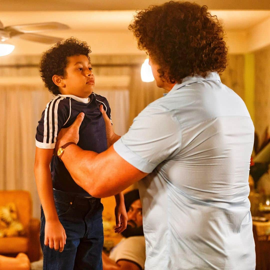 ドウェイン・ジョンソンさんのインスタグラム写真 - (ドウェイン・ジョンソンInstagram)「When you get taught a lesson about RESPECT from Andre the Giant - you LISTEN 🤣👦🏽  And let me introduce you to our little anchor of our new @NBC TV series called YOUNG ROCK — @adriangroulx   He plays, “little Dewey” (my nickname when I was a little boy - don’t repeat it😂) and he’s doing a great job.  We’re all very proud of him.   Can’t wait for you guys to watch this show. We’re making a fun one.   And anytime “Uncle Andre” had a lesson to teach me, he would always pick me up so I always eye to eye with him 👀.   @nbcyoungrock  @sevenbucksprod  COMING THIS FEBRUARY TO NBC」11月29日 2時12分 - therock