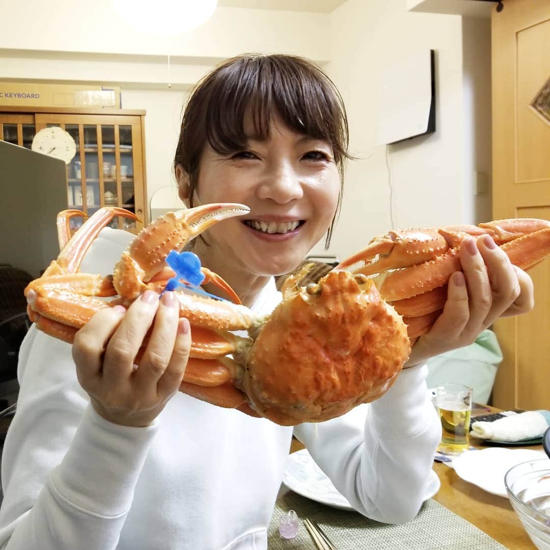 谷口キヨコさんのインスタグラム写真 - (谷口キヨコInstagram)「蟹、いただいだぞ🦀幸せすぎる。今シーズンの蟹はこれで終わりだ〰️‼️」11月29日 2時17分 - kiyokotaniguchi