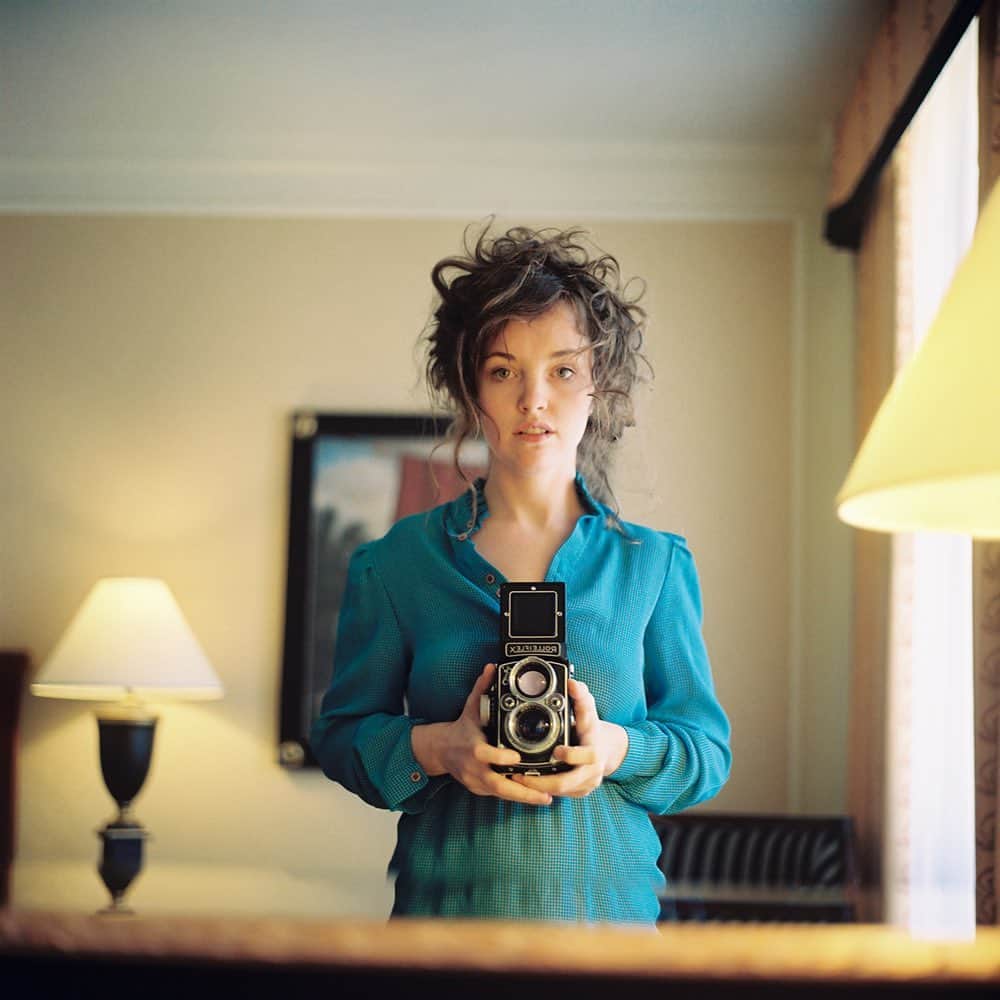 ローレン·ランドルフのインスタグラム：「The first time I used a medium format camera was in college, where I also printed my own work too. This Rolleiflex was gifted to me by my aunt then, who passed down the camera to the next photographer in the family. I used to carry that thing with me everywhere. There’s so many photos I never really shared because Instagram used to be for iPhone photos only - like, you literally had to shoot a photo in the app, it didn’t even let you upload anything else. Maybe I’ll start sharing some of that old work now. It feels special. I also can’t believe some of these are a decade old! What is time?  Anyway, the camera needs to get fixed - it back focuses. Maybe sharing old photos will inspire me to finally go get that done. Where’s the best camera repair shop in Los Angeles?」