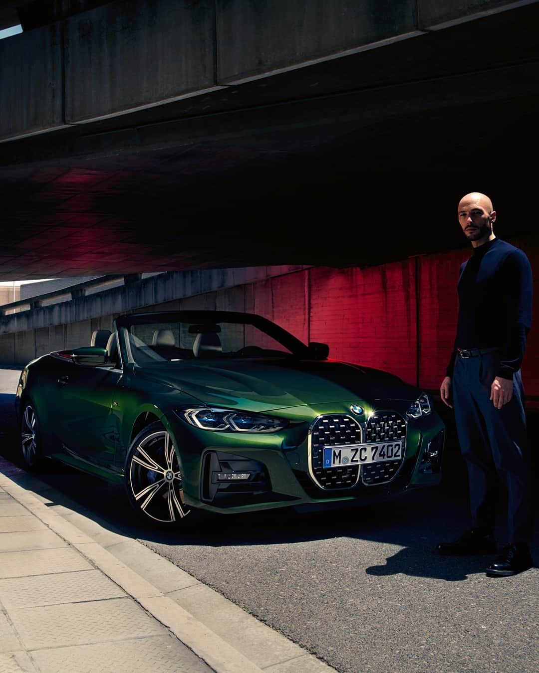 BMWのインスタグラム：「Freedom is about more than being average. The all-new BMW 4 Series Convertible.  #THE4 #BMW #4Series」
