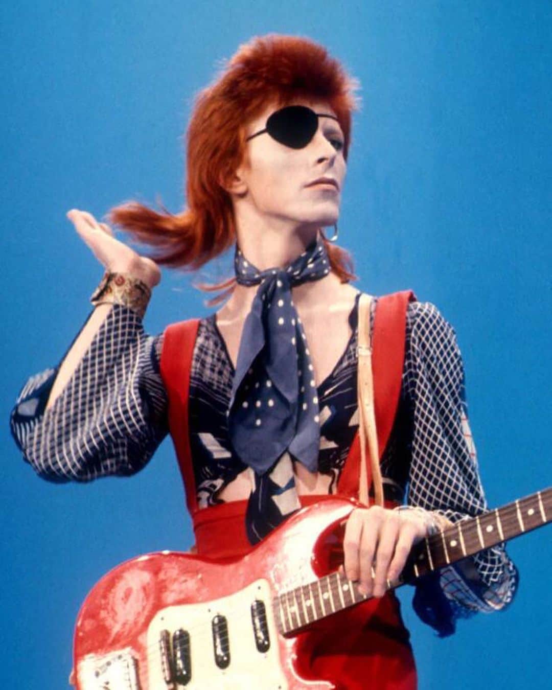JONTE’のインスタグラム：「Respect the influence ❤️  #davidbowie」