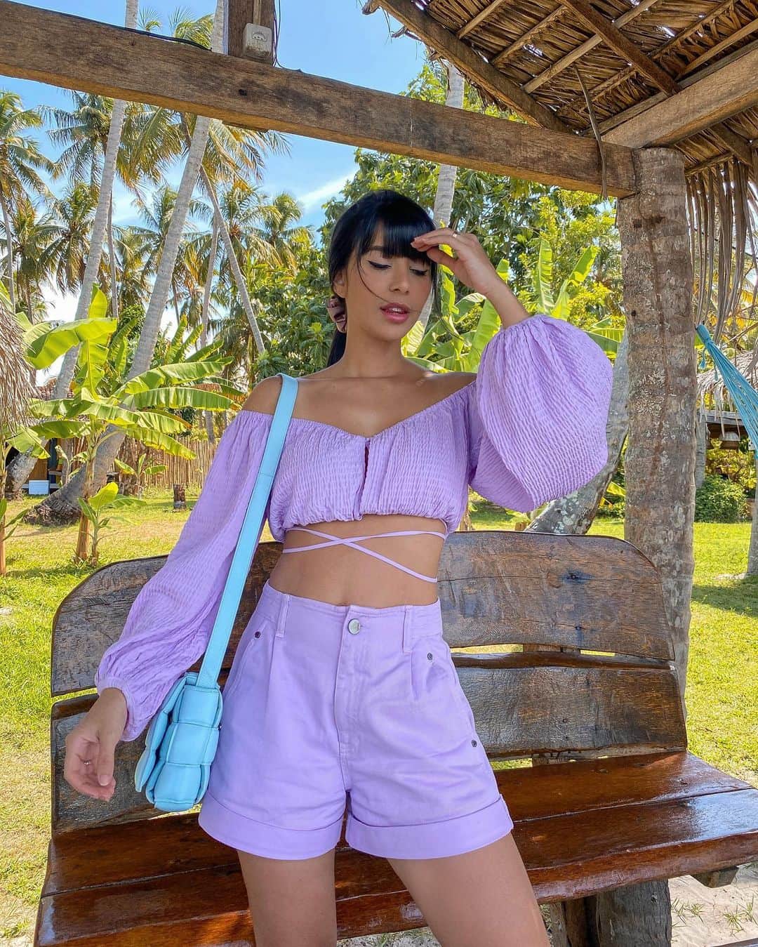 Gabriela Salesのインスタグラム：「Livre, leve e louca ✌🏼 Look @officialopen que é só amor 💜」