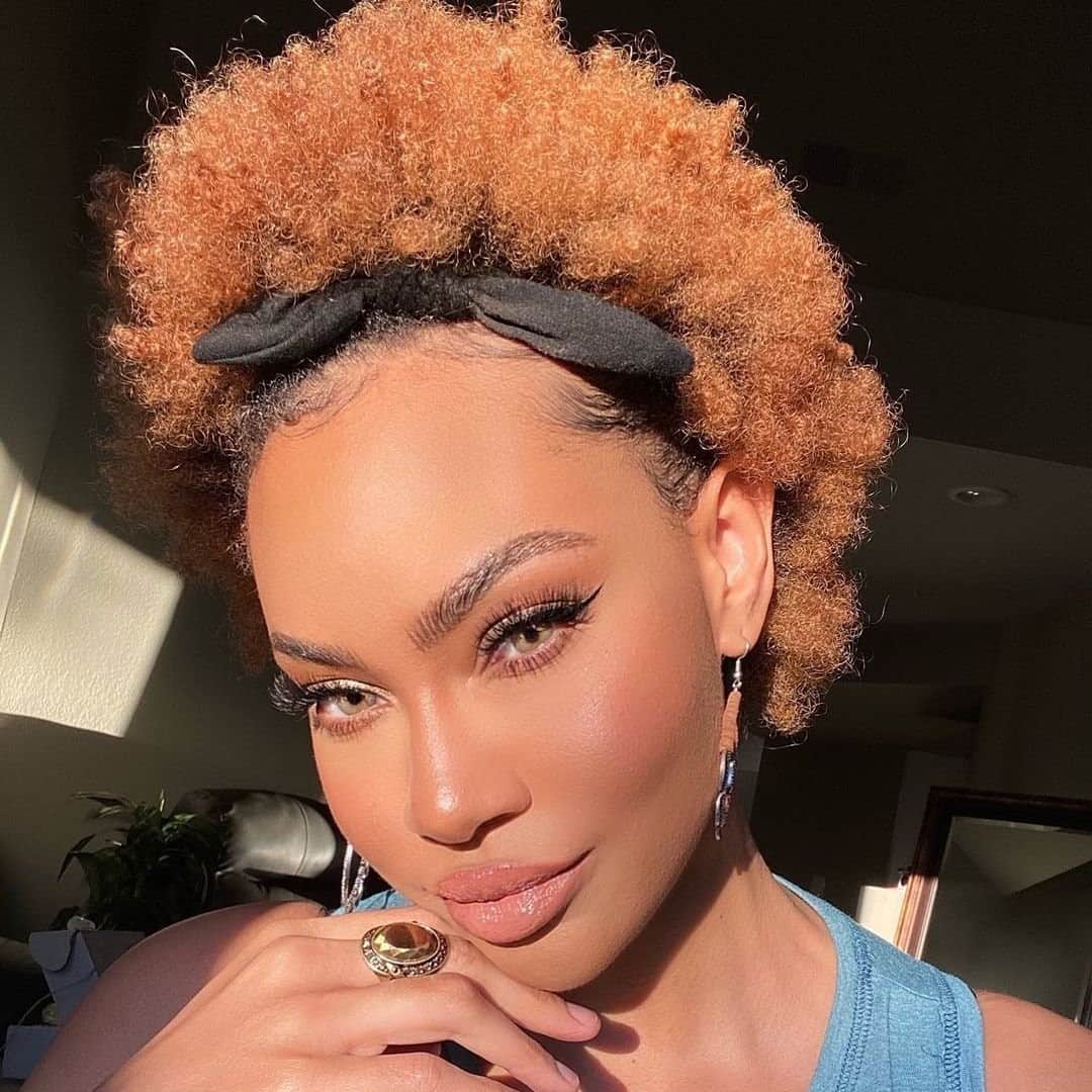 Too Facedのインスタグラム：「Or babe @brittneyenora wears our Born This Way Matte Foundation shade Caramel & Better Than Sex Eyeliner to create this GORGEOUS look! 😍 #regram #toofaced」