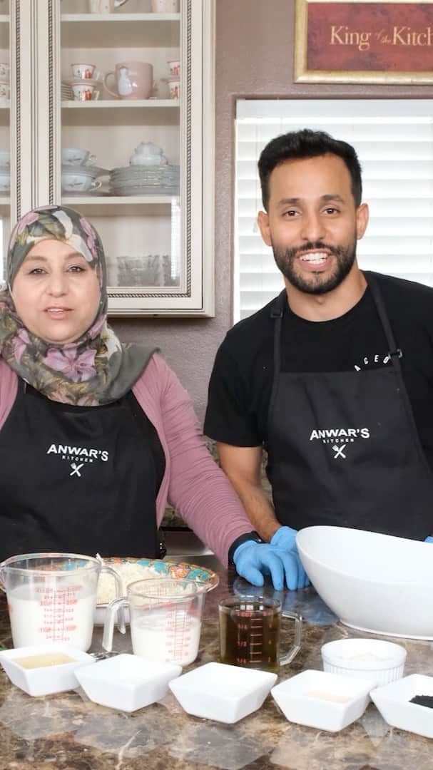 Anwar Jibawiのインスタグラム：「If you’re in the LA area, come to the grand opening of @anwarskitchenla TODAY for takeout or delivery!」