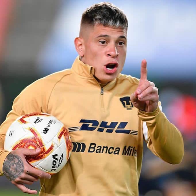 フアン・マヌエル・イトゥルベのインスタグラム：「La fuerza del PUMA es la manada.  #Vamosquevamos 🤟🏻⚽️」