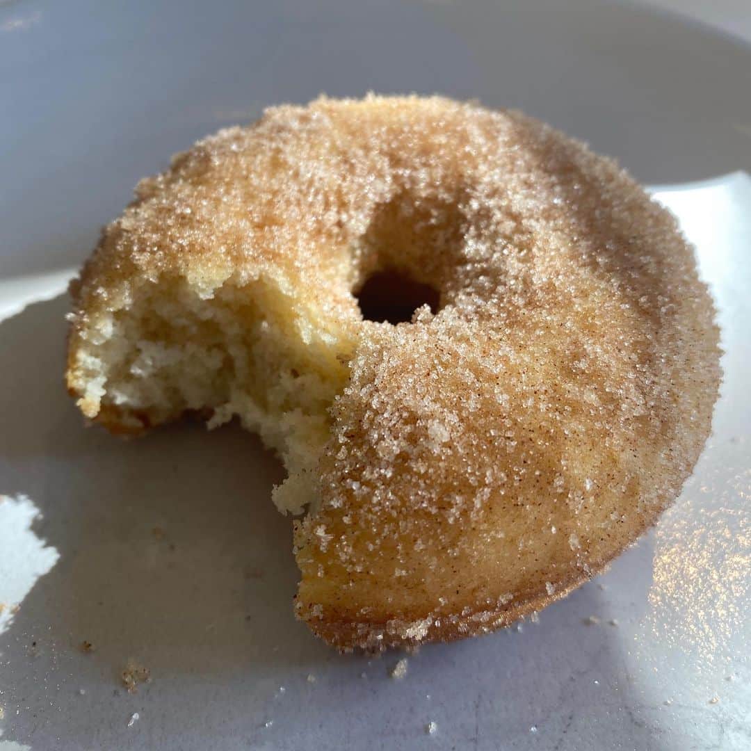 アダム・シャピロのインスタグラム：「Makin’ donies today.」