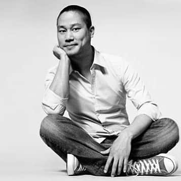 ジェフ・ベゾスのインスタグラム：「The world lost you way too soon @downtowntony. Your curiosity, vision, and relentless focus on customers leave an indelible mark. You will be missed by so many, Tony. Rest In Peace.」