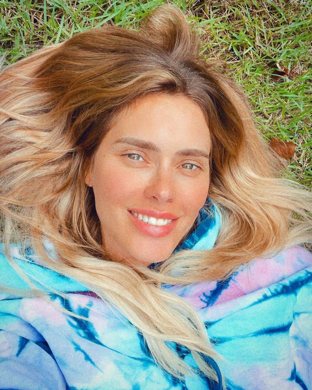 カロライナディークマンのインスタグラム：「sobre gramas e sorrisos...  COM FILTRO!」