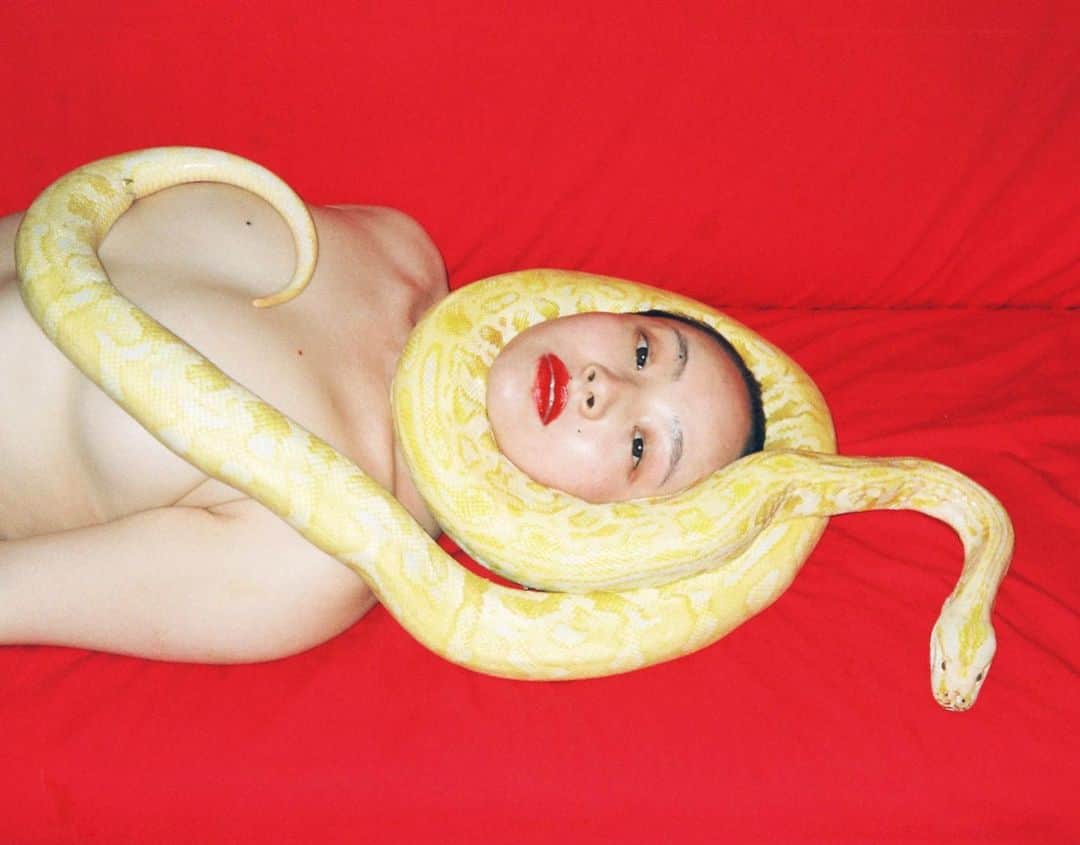 AnOther Magazineさんのインスタグラム写真 - (AnOther MagazineInstagram)「Powerful portraits by Ren Hang 🐍⁠⠀ ⁠⠀ As @taschen celebrates its 40th anniversary, Dian Hanson tells AnOther the story of its erotic publishing wing. Link in bio 📲⁠⠀ ⁠⠀ 📸 from Ren Hang, courtesy of Taschen」11月29日 4時56分 - anothermagazine